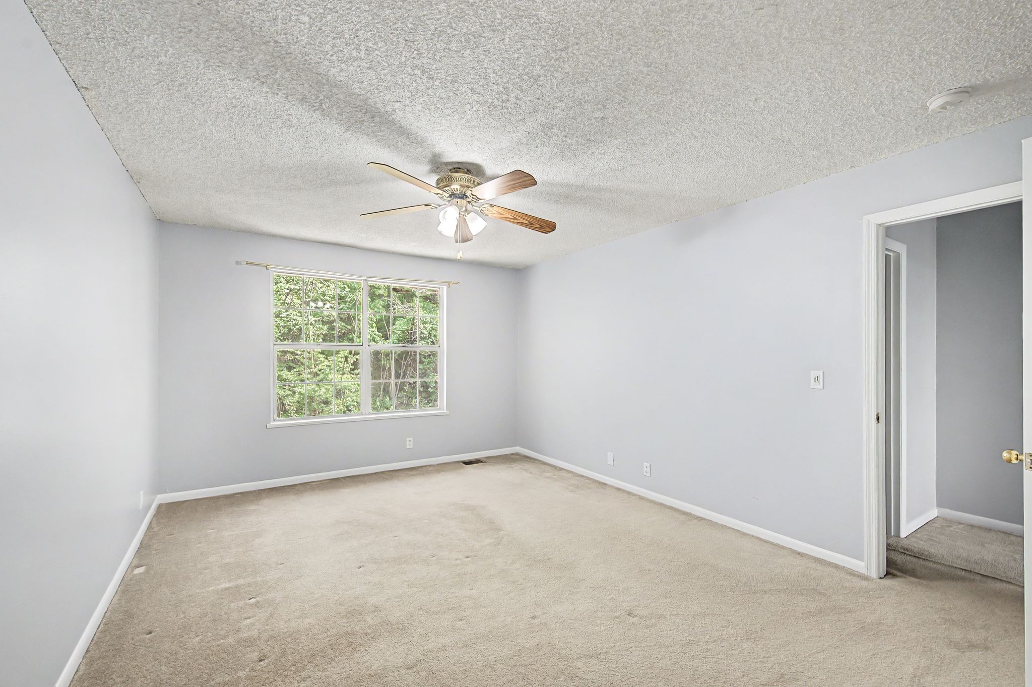 110 Bellevue Road, Unit 30 Nashville, TN 37221 - Photo 21 of 43 an empty room with a window