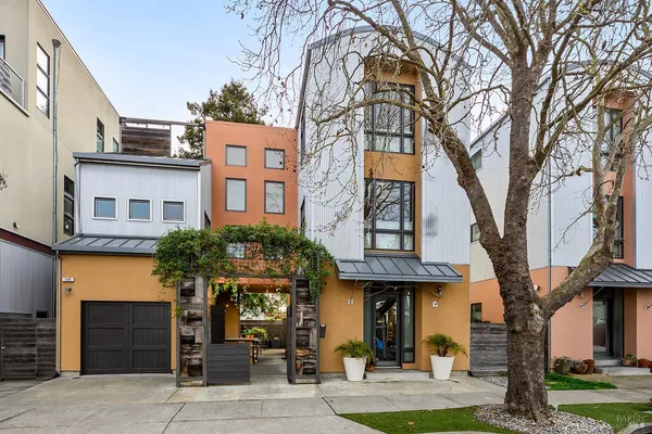 $2,063,000 | 105 G Street, Petaluma, CA 94952