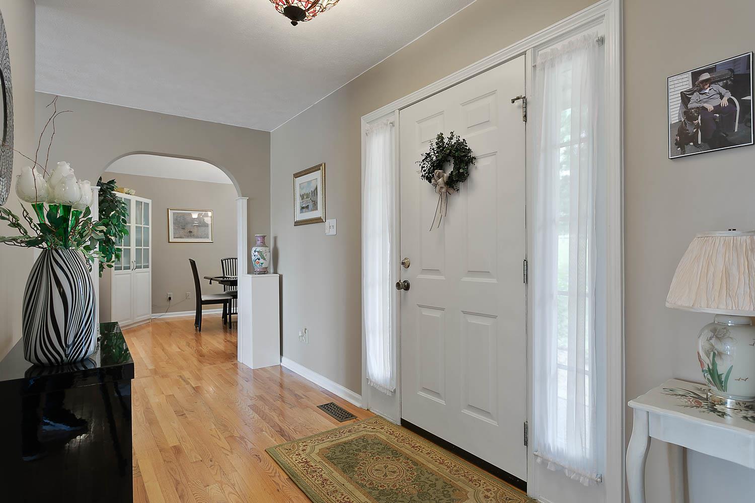 1018 Rip Steele Road Columbia, TN 38401 - Photo 6 of 28 a view of a living room