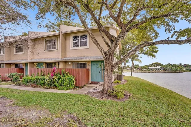 $2,450 | 760 Banks Road, Coconut Creek, FL 33063