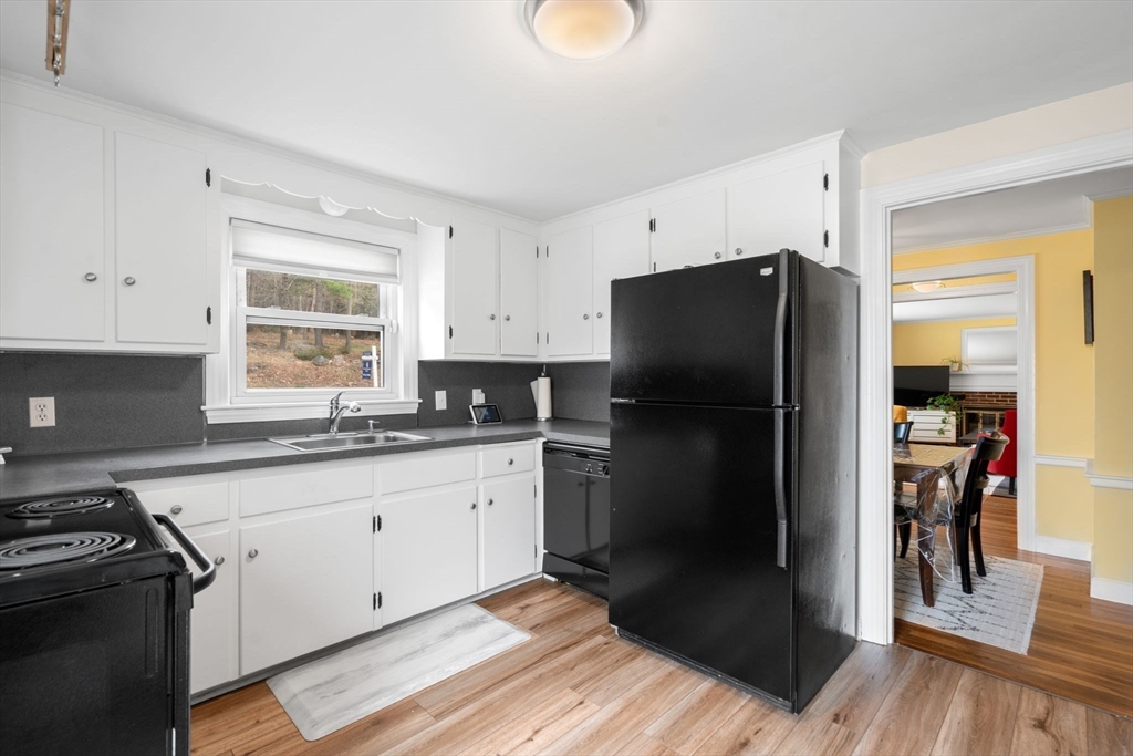 236 High Street Holliston, MA 01746 - Photo 10 of 24 Gallery Image 10