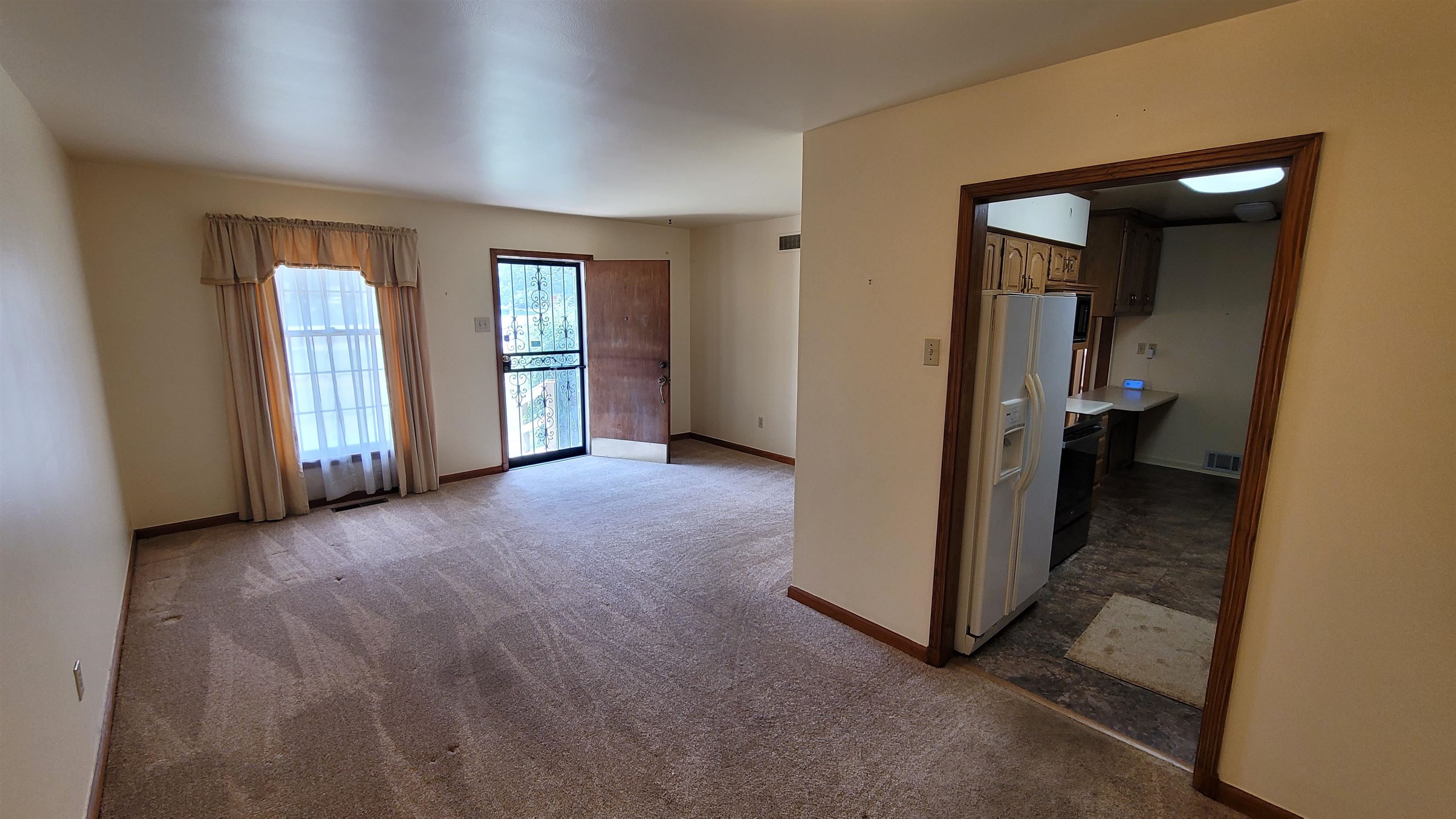 3745 Tchulahoma Road Memphis, TN 38118 - Photo 11 of 39 an empty room with windows and closet