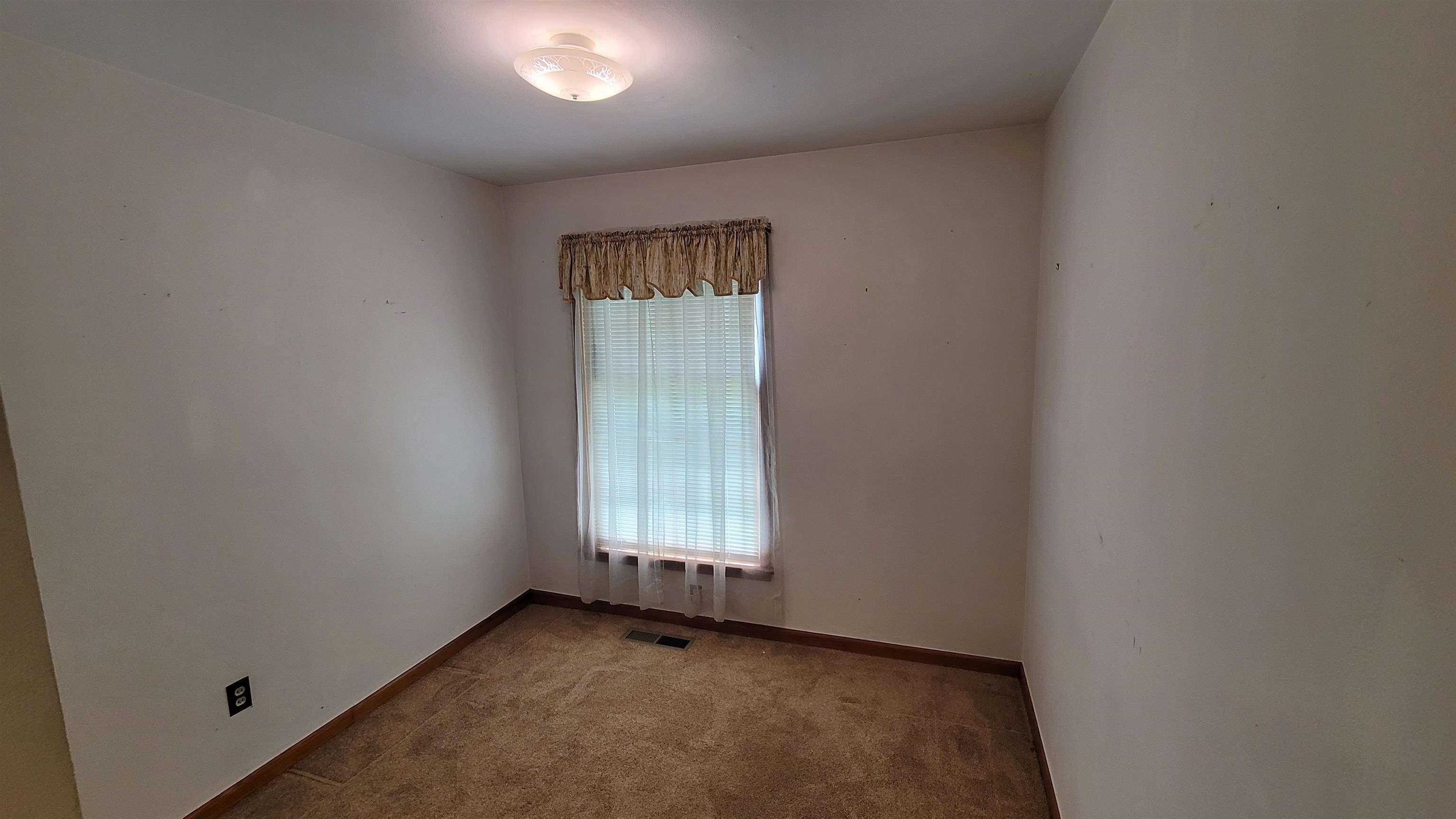 3745 Tchulahoma Road Memphis, TN 38118 - Photo 24 of 39 an empty room with window
