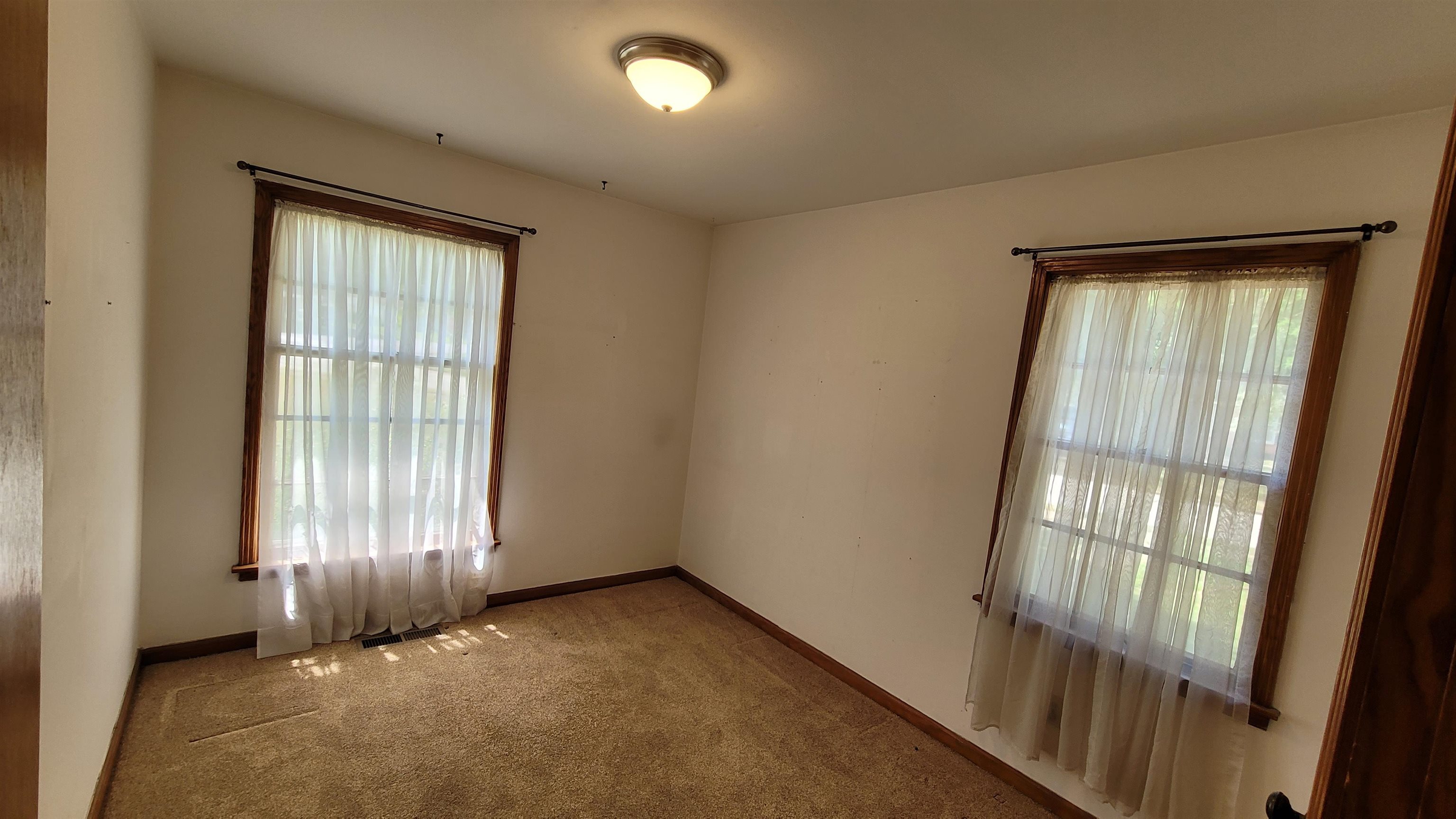 3745 Tchulahoma Road Memphis, TN 38118 - Photo 26 of 39 an empty room with windows