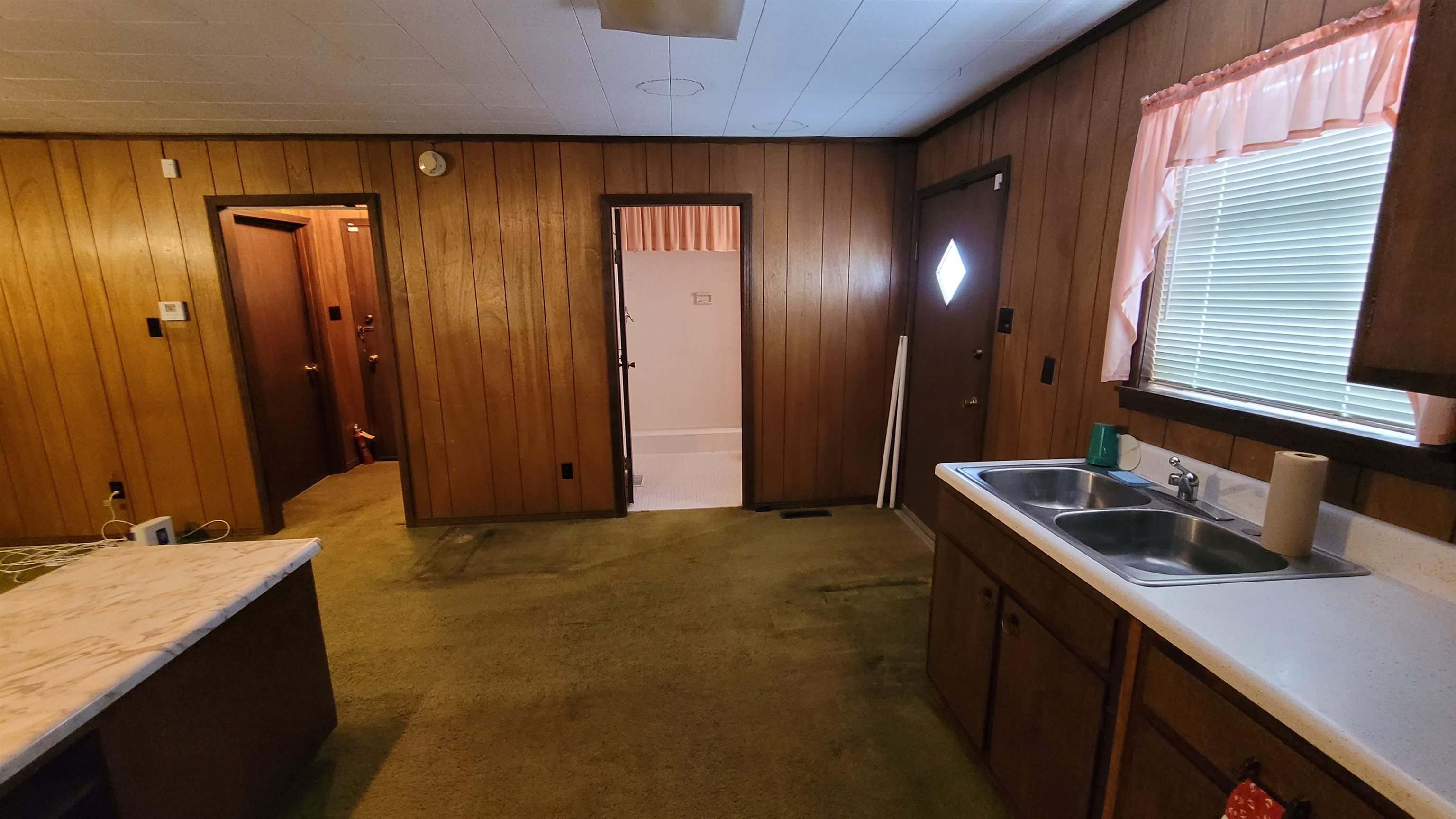3745 Tchulahoma Road Memphis, TN 38118 - Photo 38 of 39 a bathroom with a sink and a mirror
