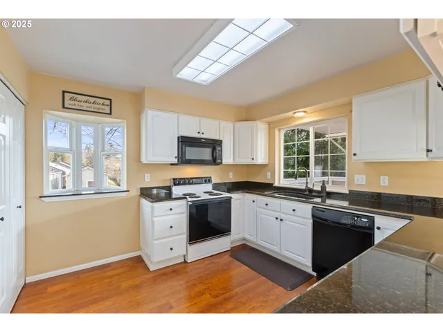 $425,000 | 660 Jade Street, Sutherlin, OR 97479