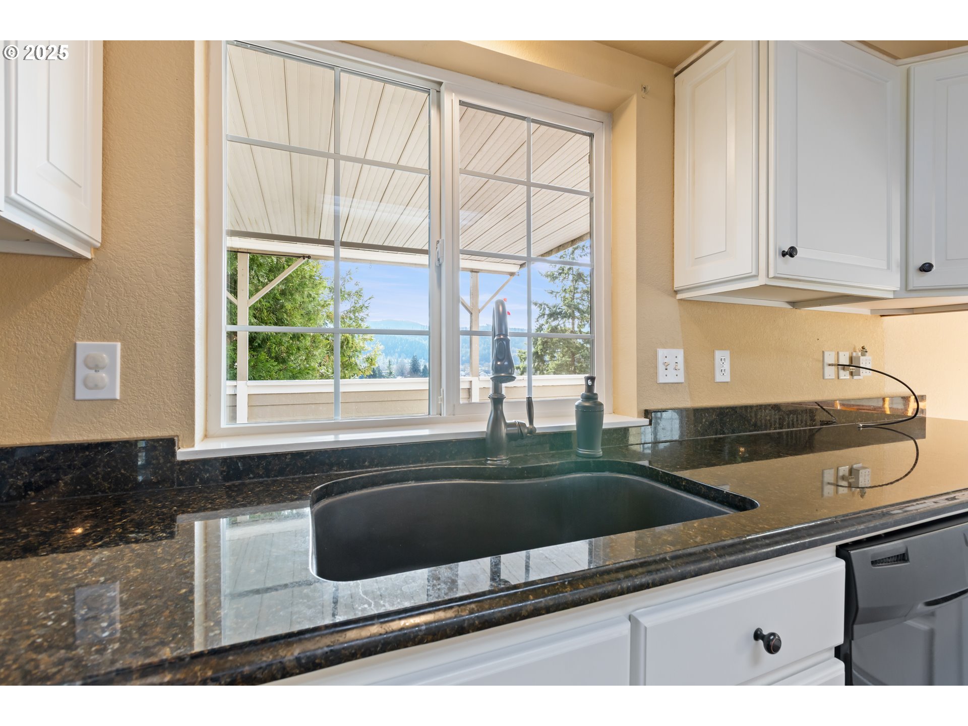 660 Jade Street Sutherlin, OR 97479 - Photo 16 of 48