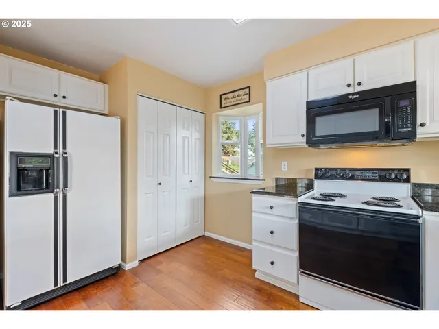 $425,000 | 660 Jade Street, Sutherlin, OR 97479