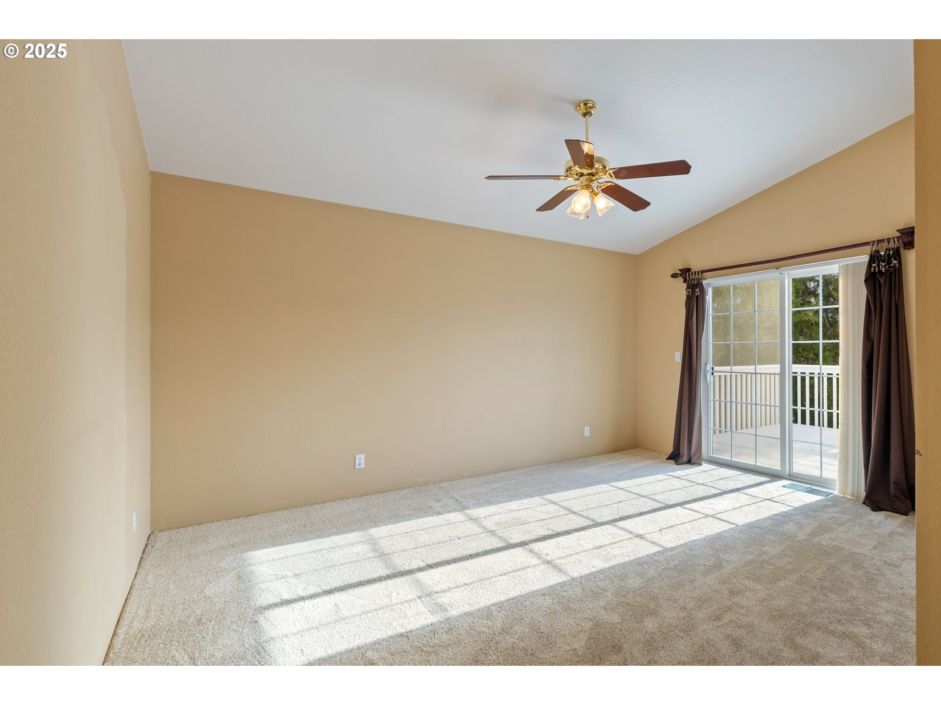 660 Jade Street Sutherlin, OR 97479 - Photo 33 of 48