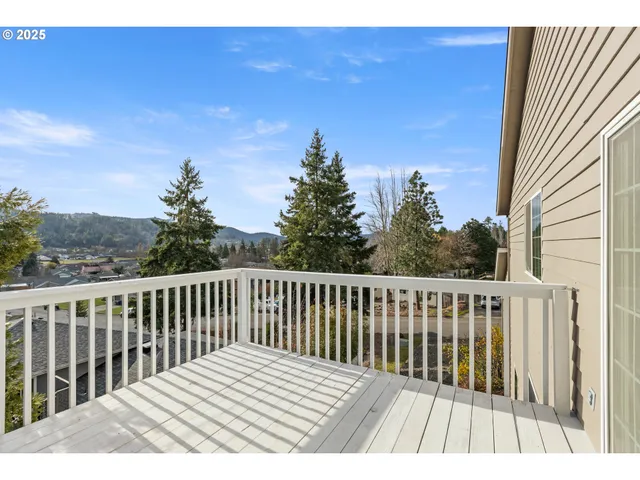 $425,000 | 660 Jade Street, Sutherlin, OR 97479