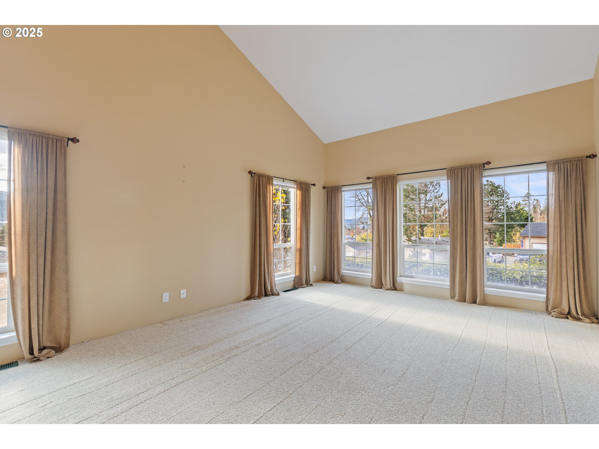 660 Jade Street Sutherlin, OR 97479 - Photo 5 of 48