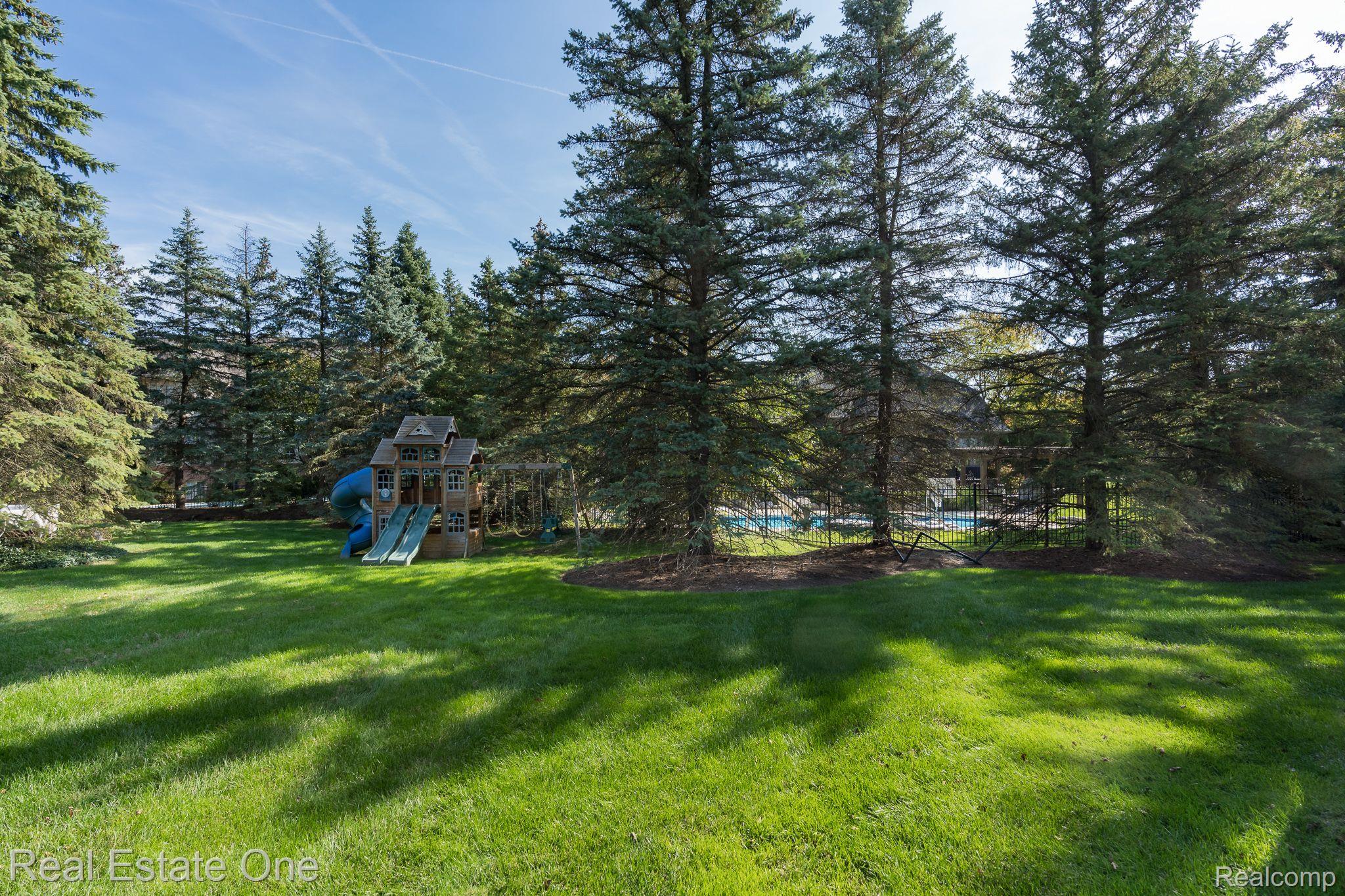 5849 Kingspointe Drive Rochester, MI 48306 - Photo 55 of 57 Gallery Image 55