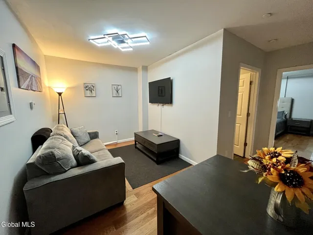 $1,450 | 37 Maiden Lane, Unit 3B, Albany, NY 12207