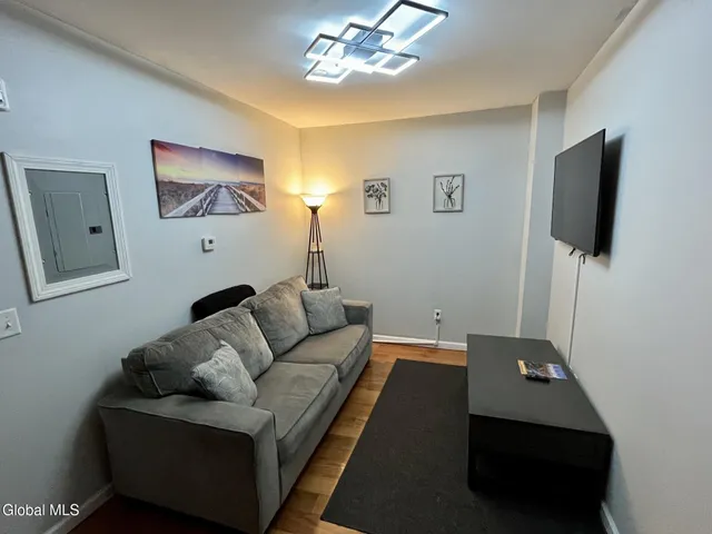 $1,450 | 37 Maiden Lane, Unit 3B, Albany, NY 12207