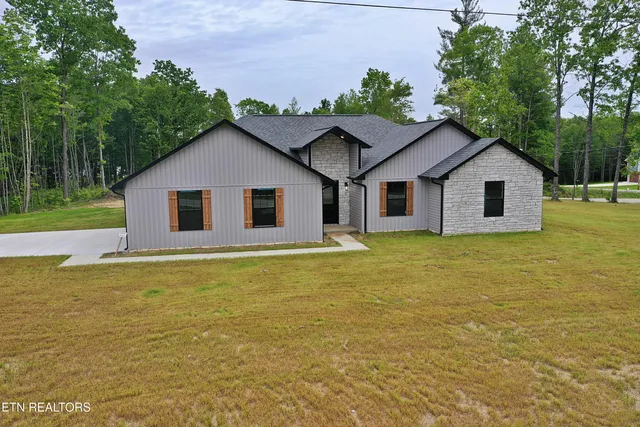 $419,000 | 607 Taylon Lane, Oneida, TN 37841