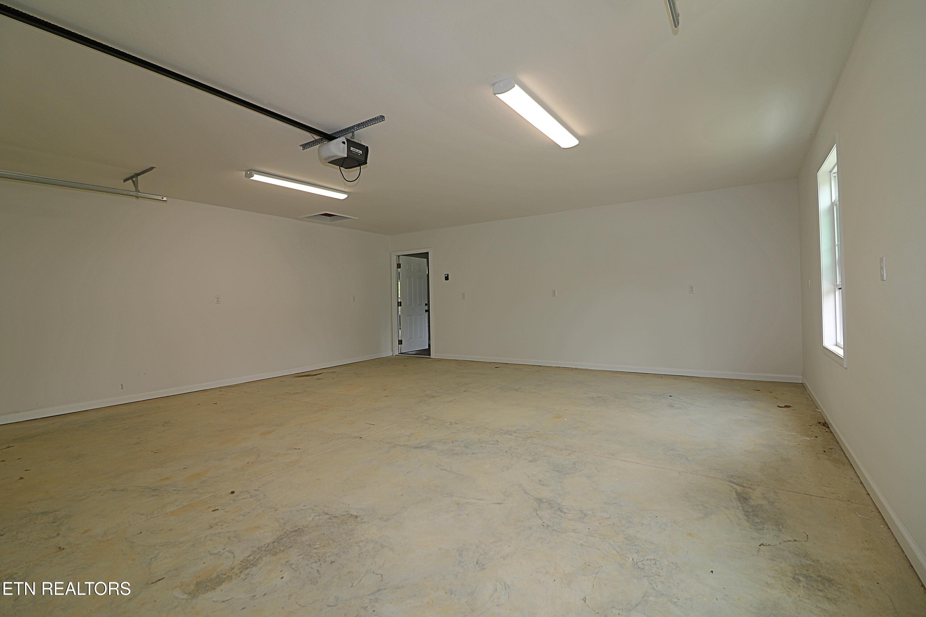 607 Taylon Lane Oneida, TN 37841 - Photo 37 of 52 094A0997