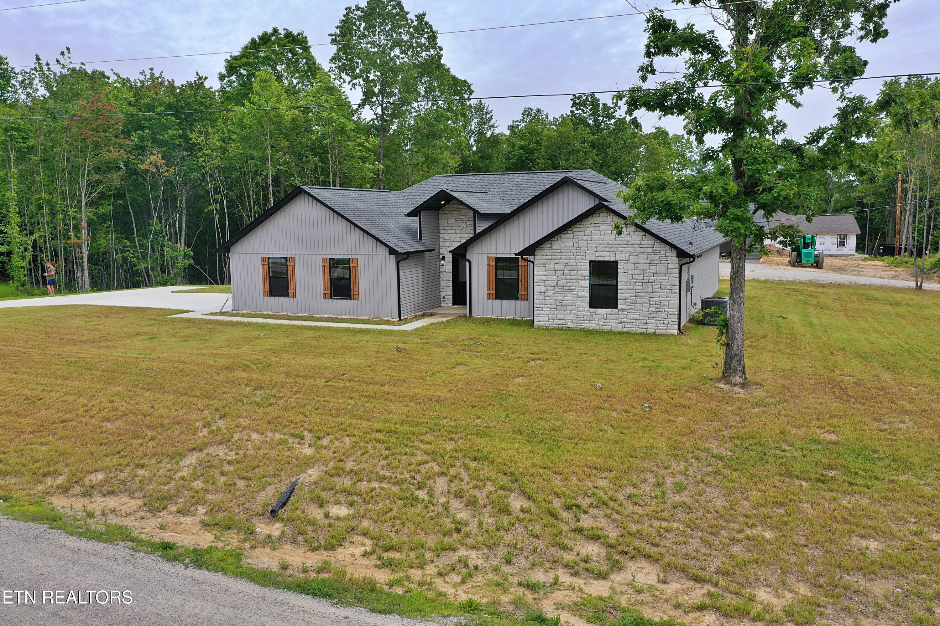 607 Taylon Lane Oneida, TN 37841 - Photo 48 of 52 DJI_0021
