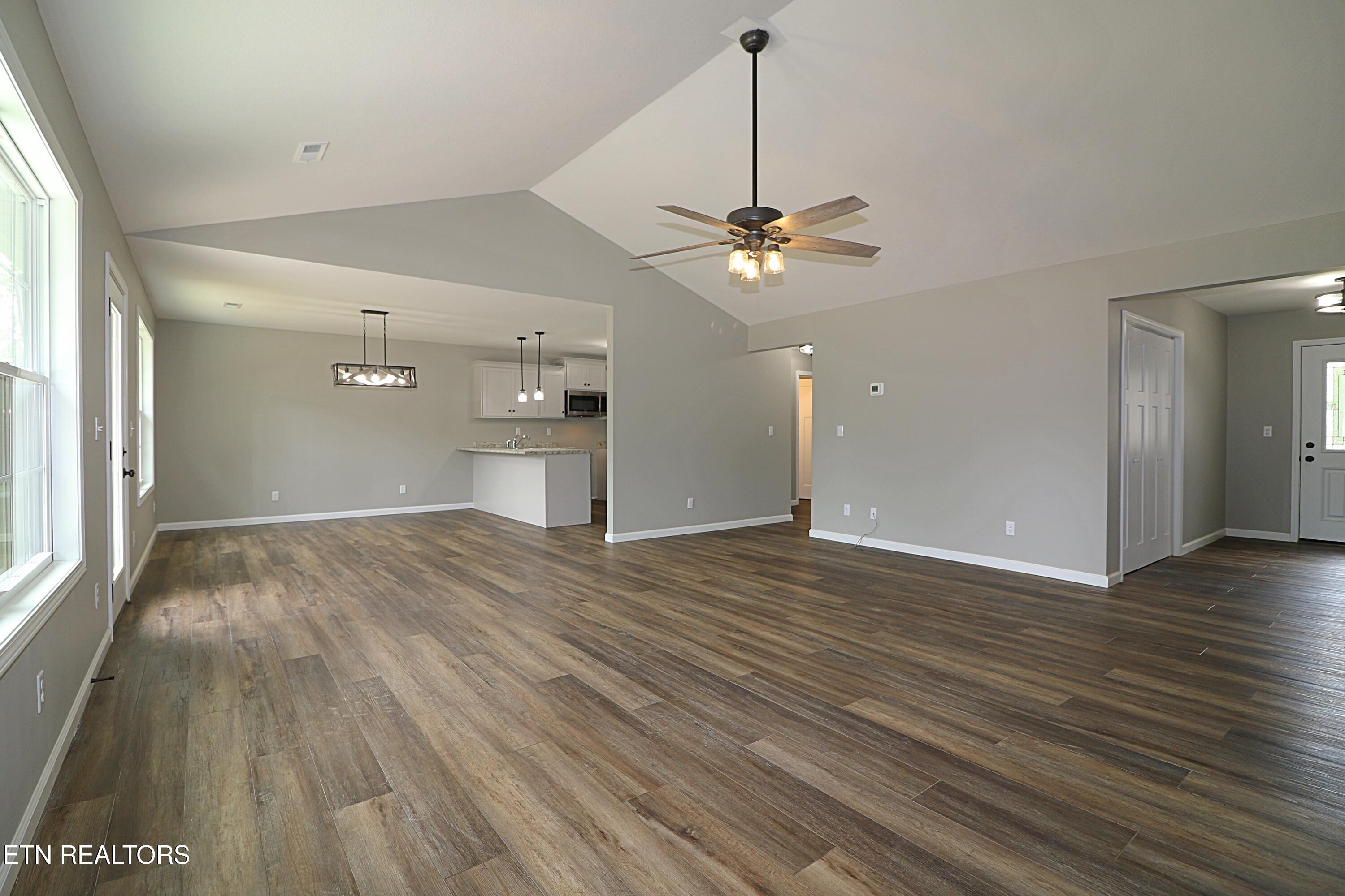 607 Taylon Lane Oneida, TN 37841 - Photo 8 of 52 094A0968