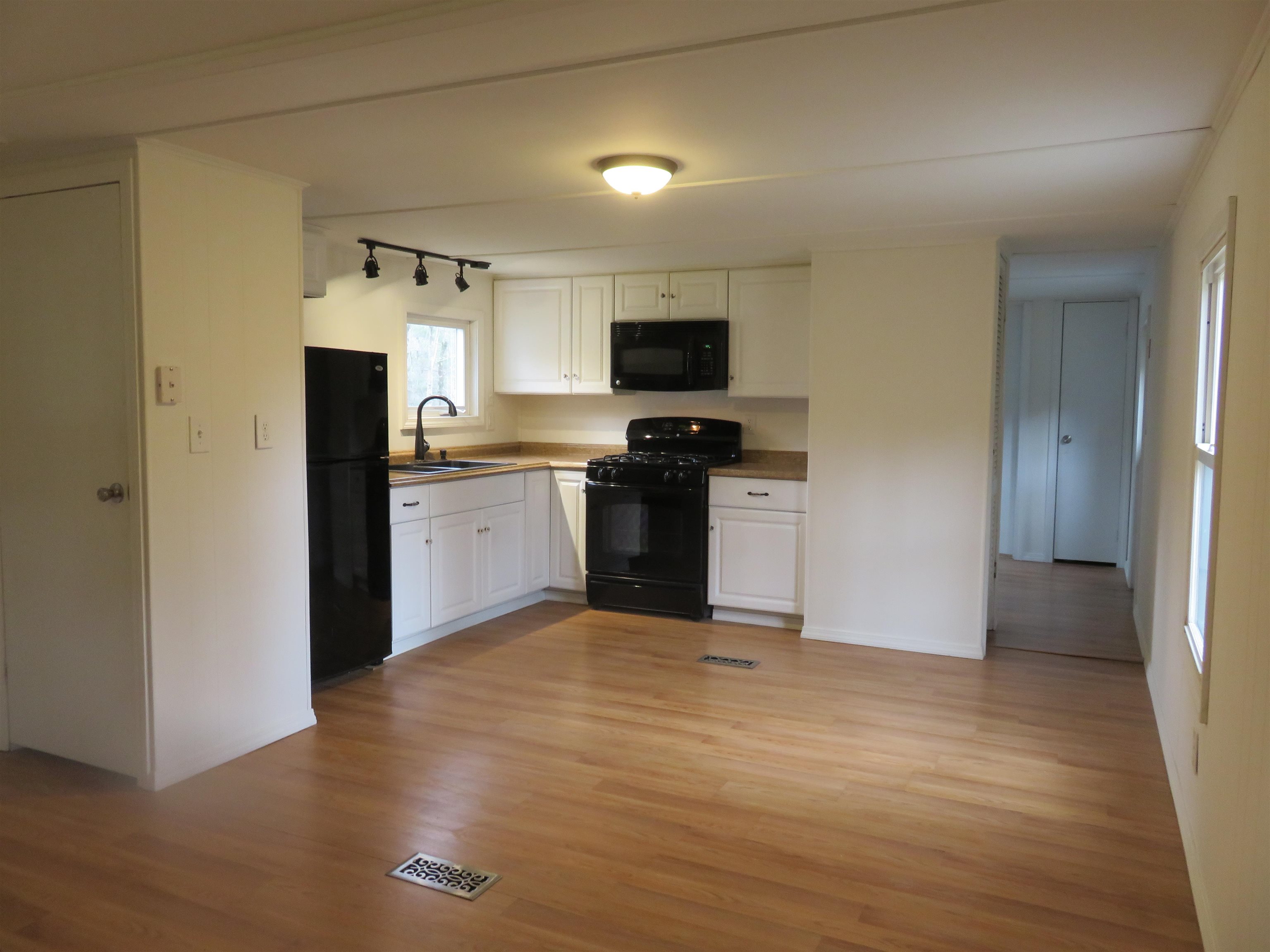 28 Country Meadows Drive Rindge, NH 03461 - Photo 7 of 20