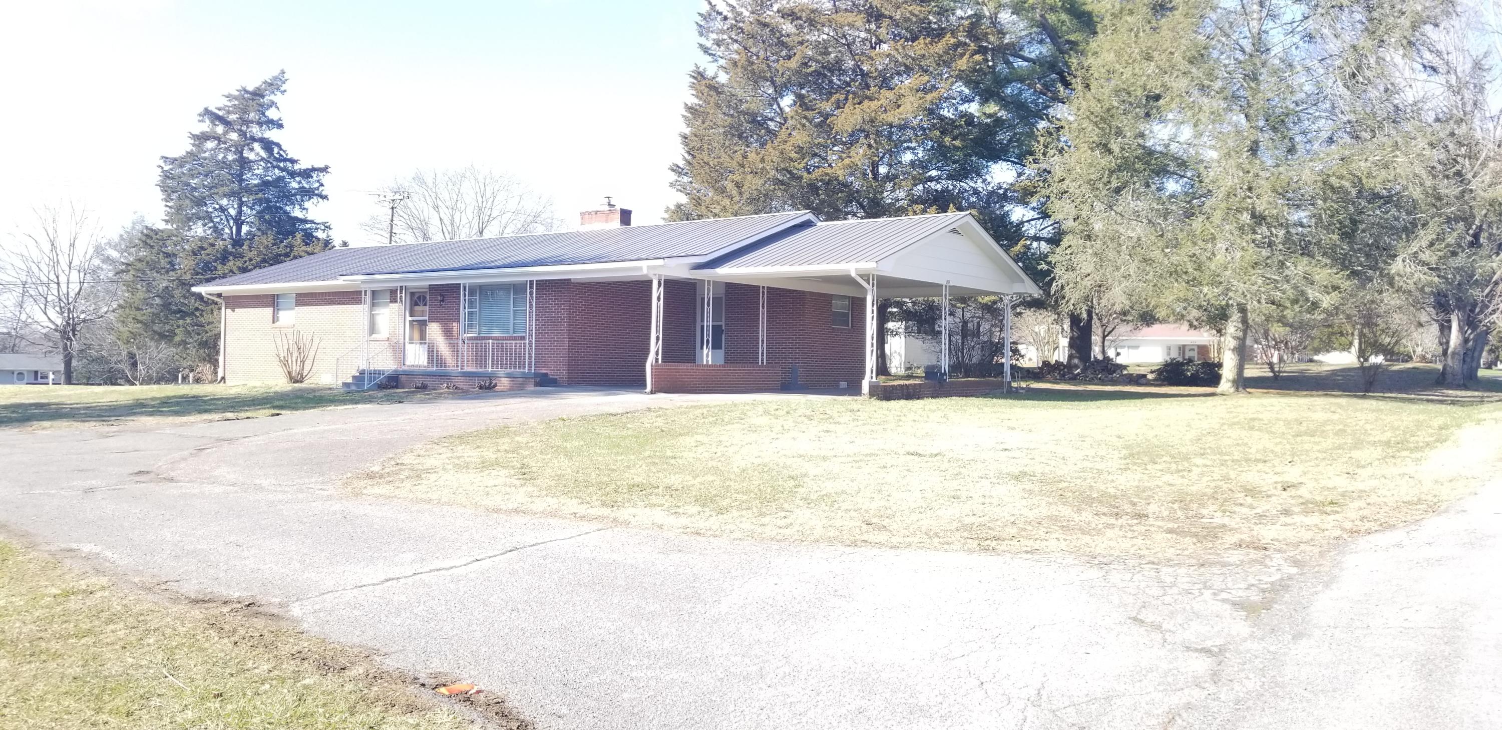 203 Russell Road New Tazewell, TN 37825 - Photo 2 of 32 Front