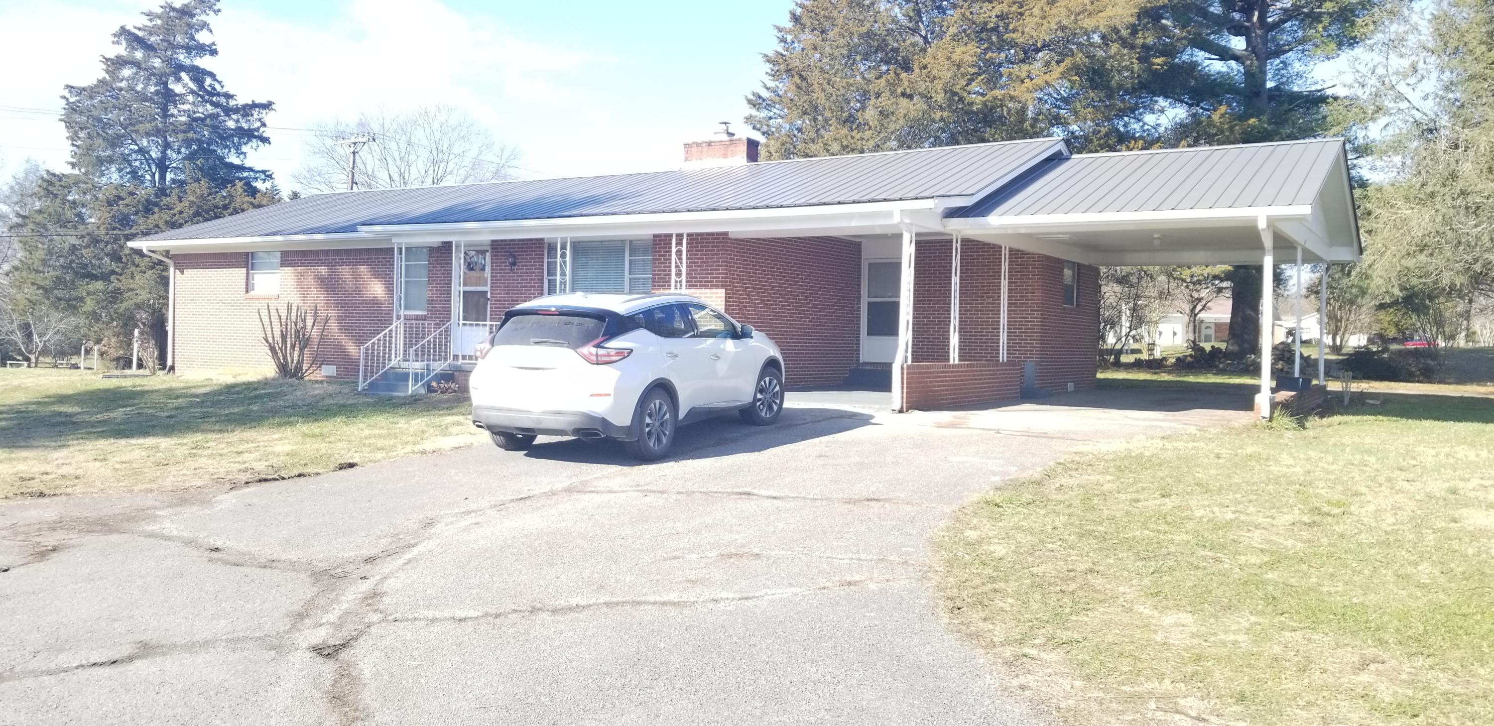 203 Russell Road New Tazewell, TN 37825 - Photo 3 of 32 20210104_123037