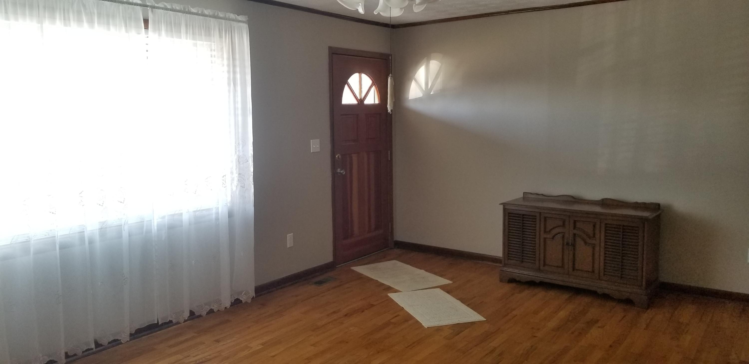 203 Russell Road New Tazewell, TN 37825 - Photo 22 of 32 Front Rm