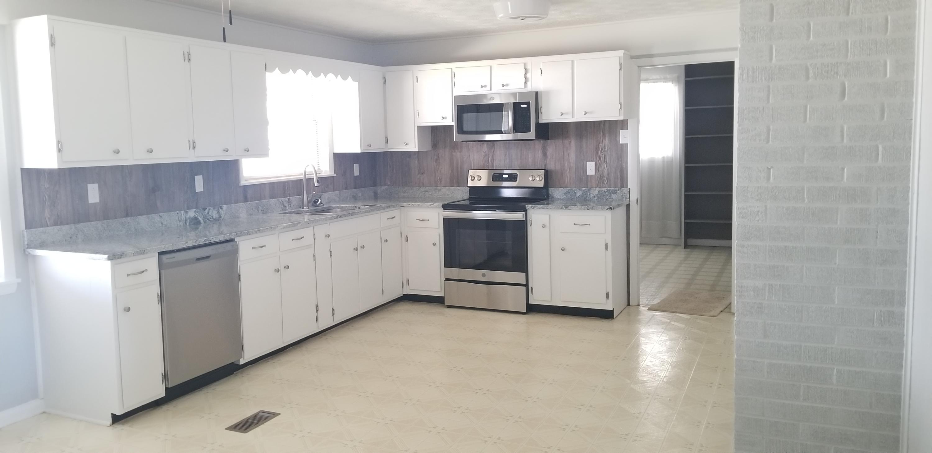 203 Russell Road New Tazewell, TN 37825 - Photo 28 of 32 Kitchen