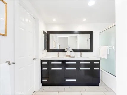 $825,000 | 900 Hyde Court, Costa Mesa, CA 92626