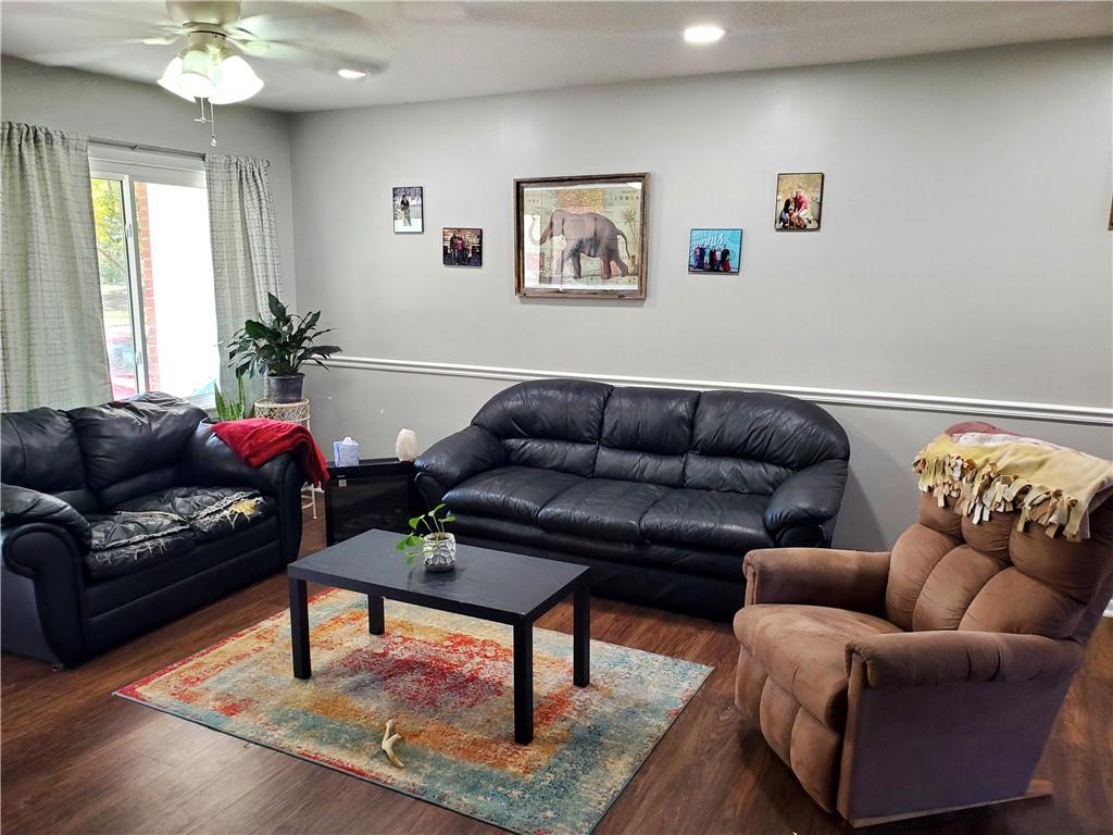 607 Christopher Street Warrensburg, MO 64093 - Photo 3 of 29