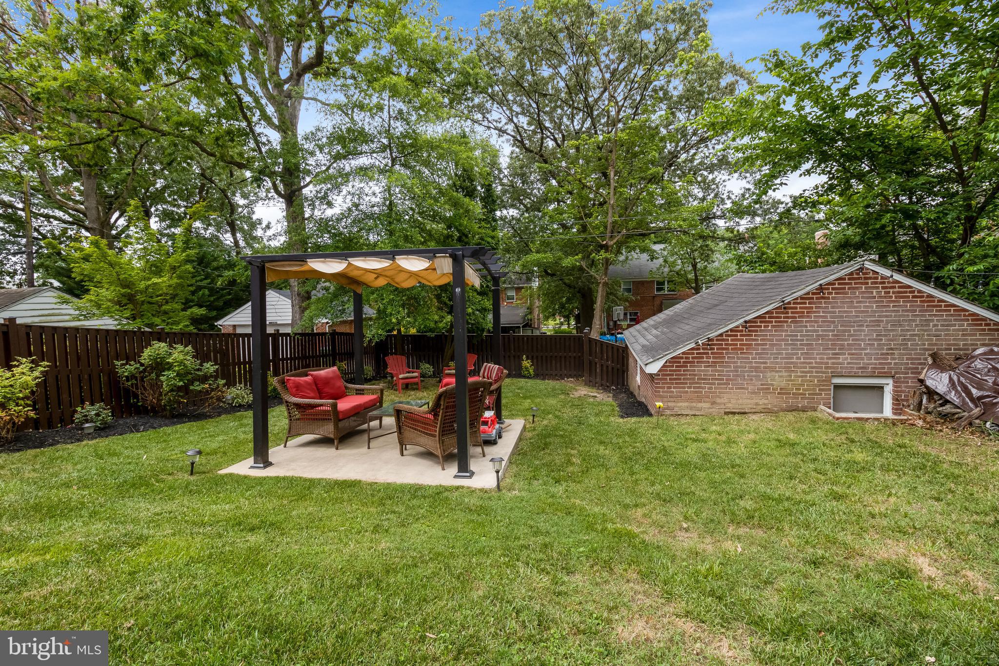 4018 Deepwood Road Baltimore, MD 21218 - Photo 4 of 35