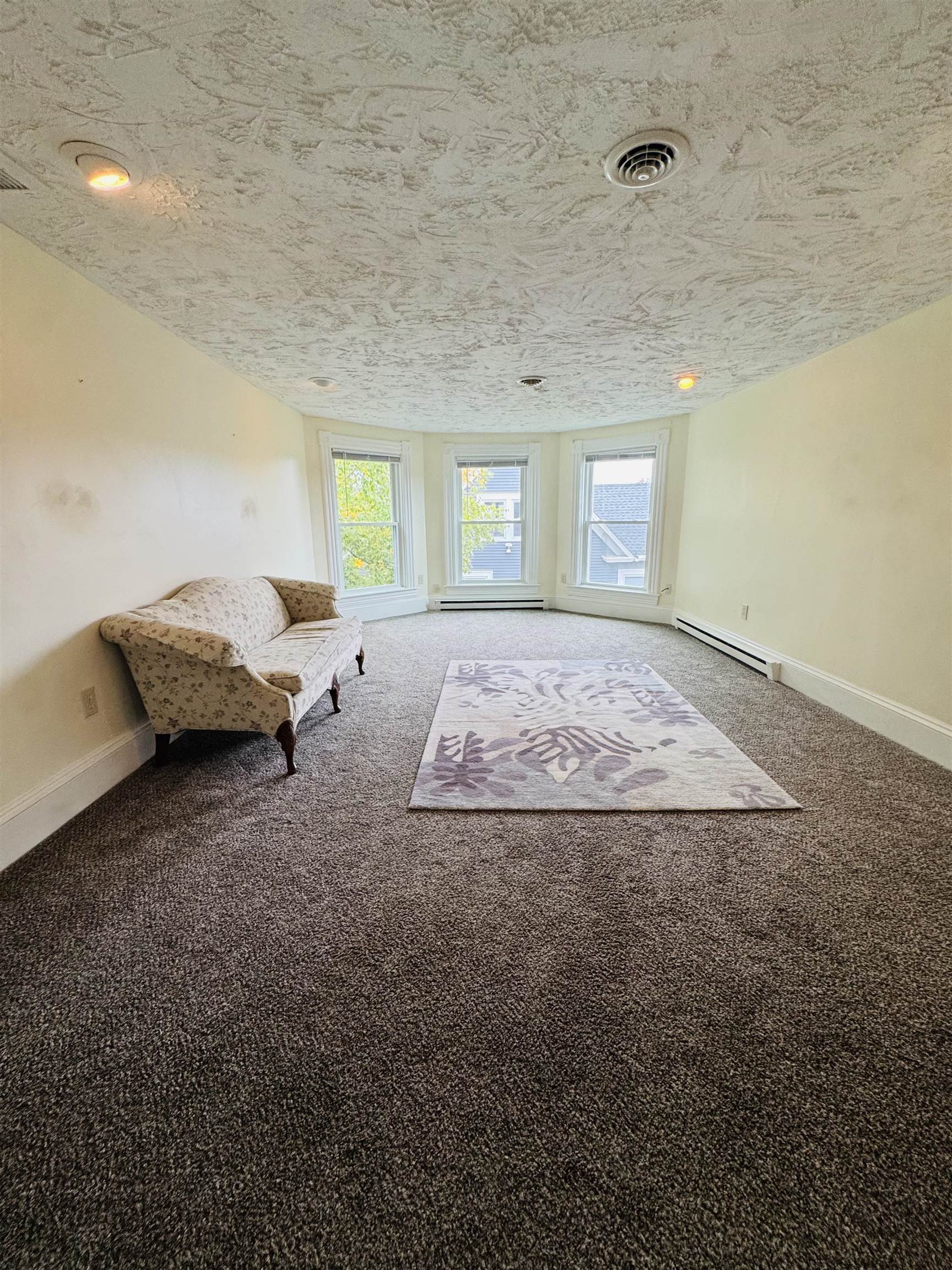764 Chestnut Street, Unit 3 Manchester, NH 03104 - Photo 10 of 18 Gallery Image 10