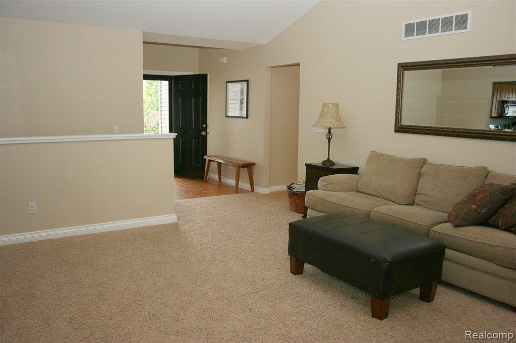 100 Raisin Circle Dundee, MI 48131 - Photo 4 of 20 IMG_3685.JPG