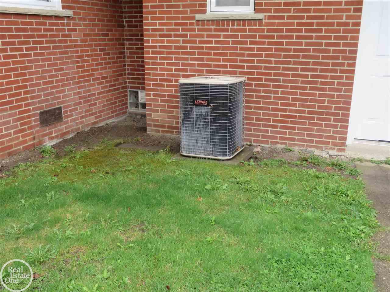 33488 Ryan Road Sterling Heights, MI 48310 - Photo 5 of 22