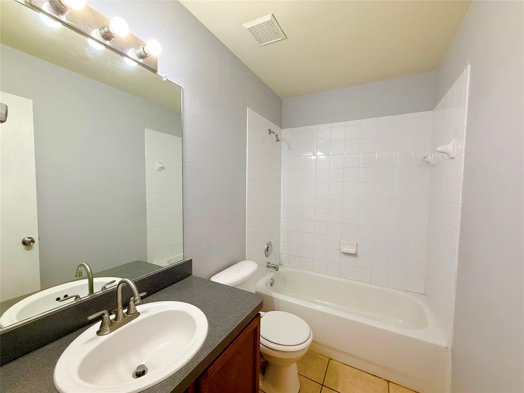1705 Desperado Road Fort Worth, TX 76131 - Photo 4 of 20