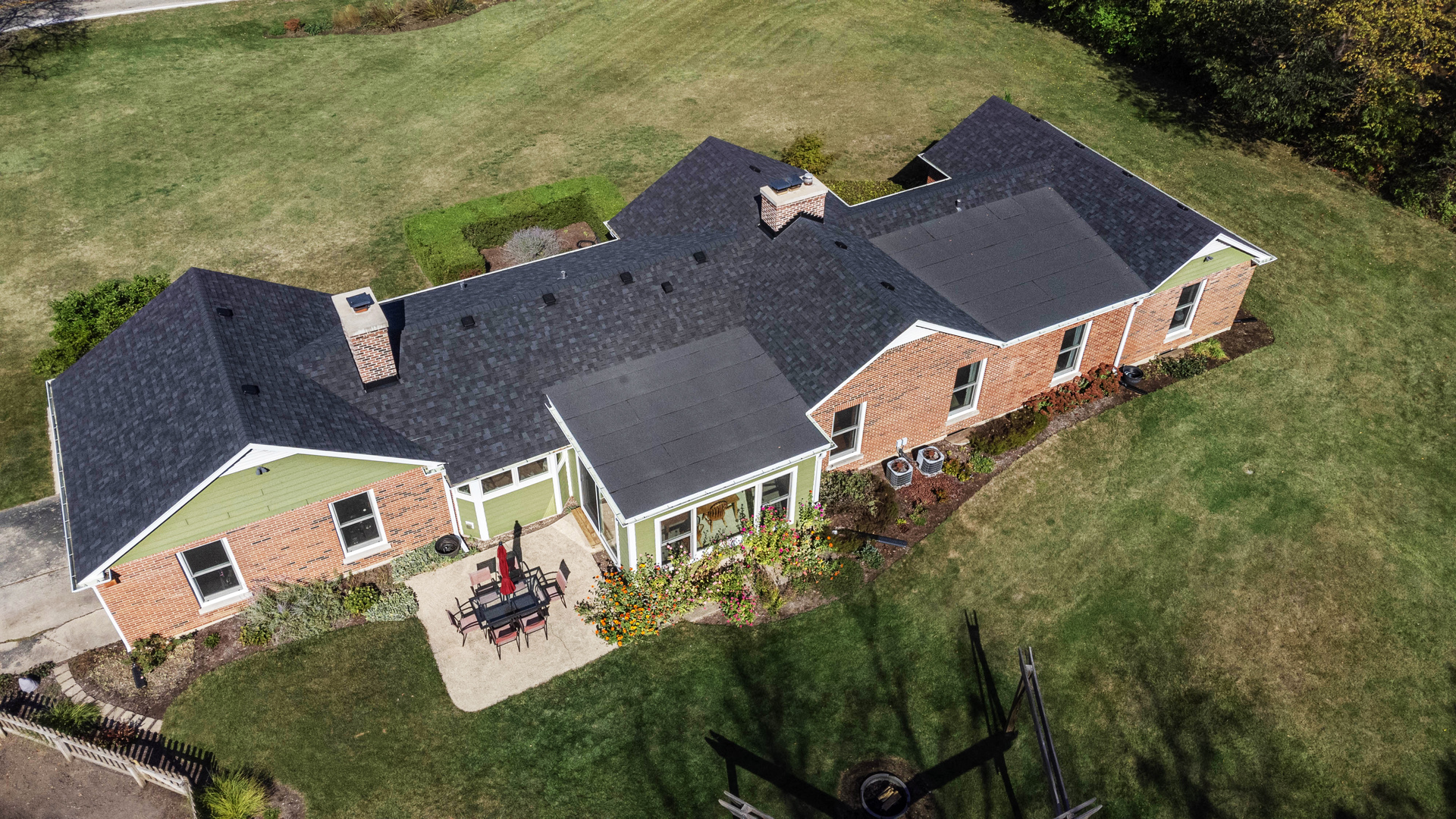 36W231 Crane Road St. Charles, IL 60174 - Photo 27 of 29 an aerial view of a house with a yard