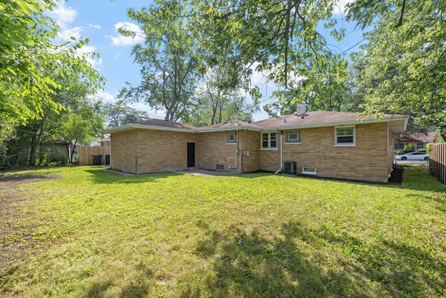 $280,000 | 1006 East 163rd Street, South Holland, IL 60473