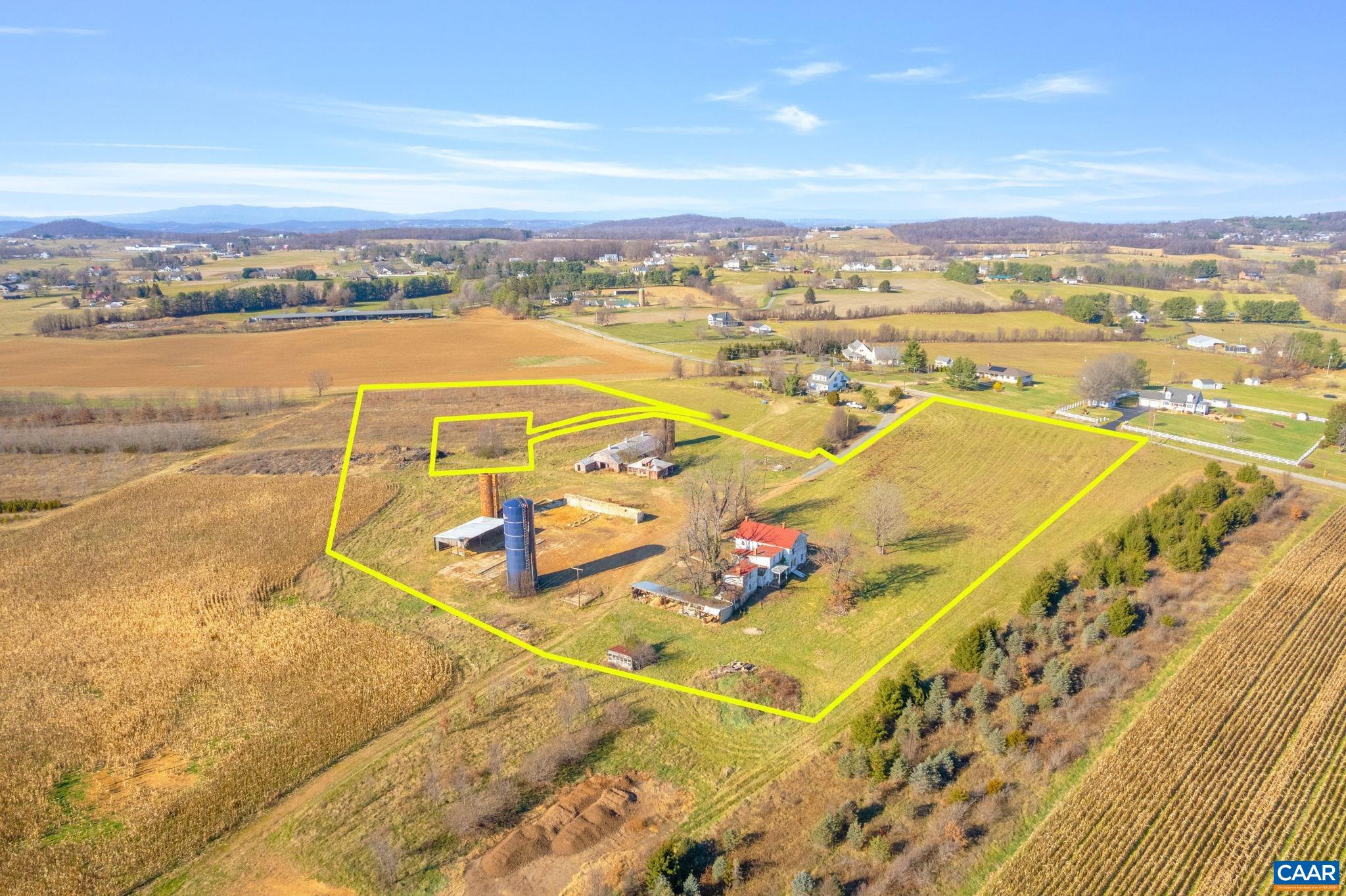 389 Shalom Road Waynesboro, VA 22980 - Photo 19 of 21 a view of an ocean with city view