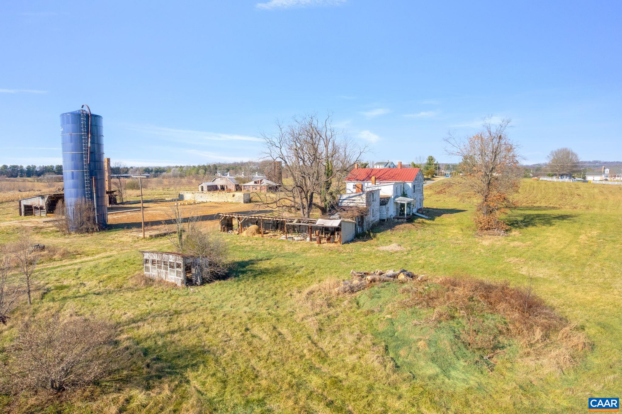 389 Shalom Road Waynesboro, VA 22980 - Photo 6 of 21 a view of a swimming pool with an ocean view