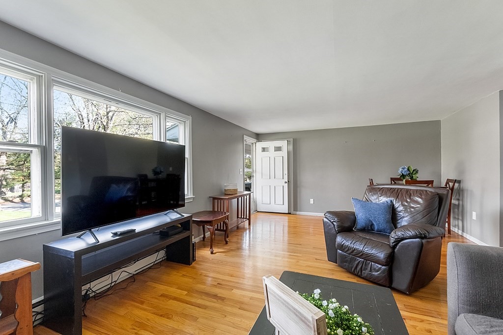 10 Brown Road Shirley, MA 01464 - Photo 5 of 19