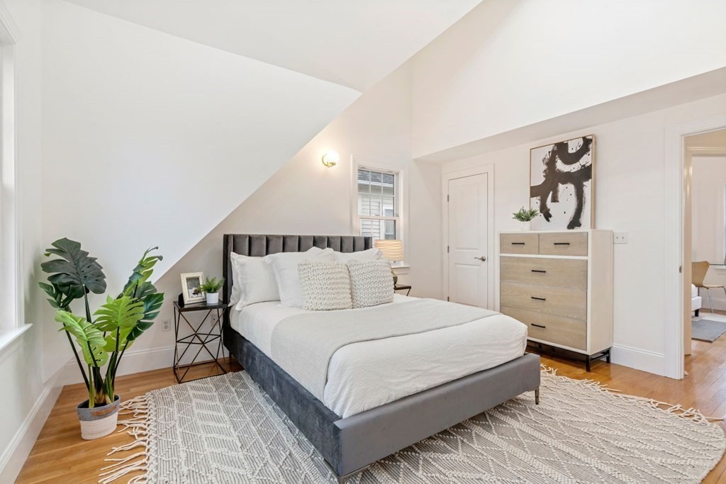 67 Bay State Road, Unit 3 Cambridge, MA 02138 - Photo 13 of 33 Gallery Image 13