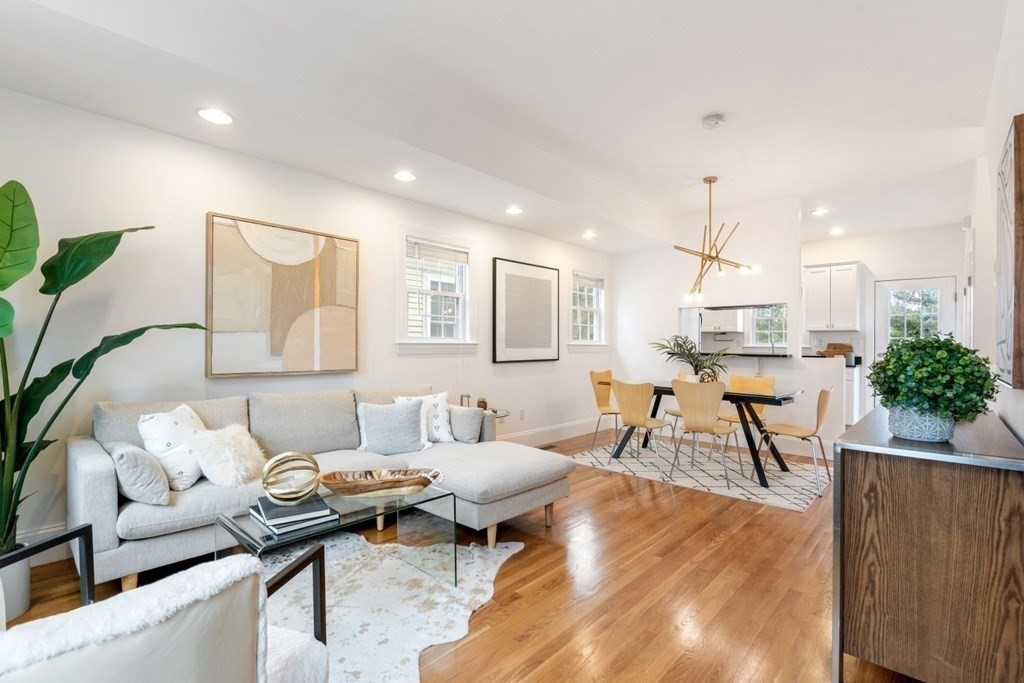67 Bay State Road, Unit 3 Cambridge, MA 02138 - Photo 2 of 33 Gallery Image 2