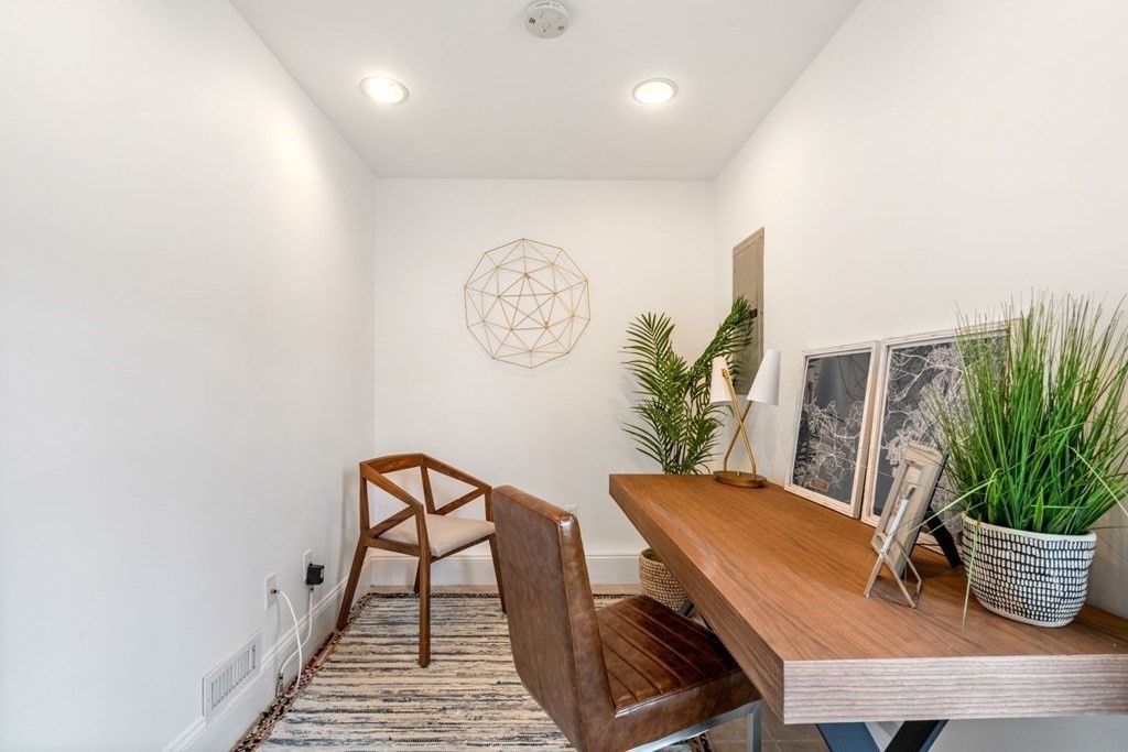 67 Bay State Road, Unit 3 Cambridge, MA 02138 - Photo 21 of 33 Gallery Image 21