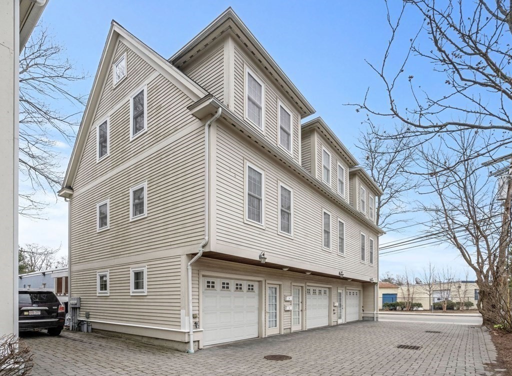 67 Bay State Road, Unit 3 Cambridge, MA 02138 - Photo 4 of 33 Gallery Image 4