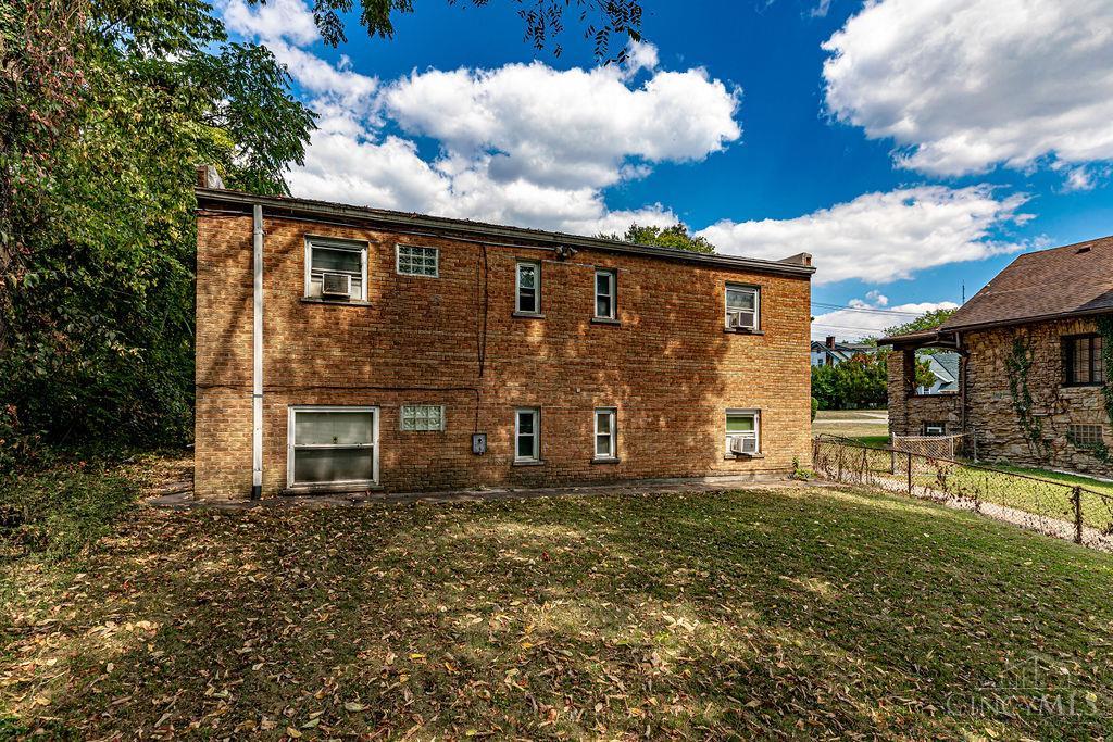 1161 Groesbeck Road Cincinnati, OH 45224 - Photo 2 of 19 Gallery Image 2