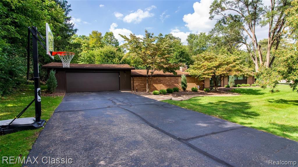29726 Highmeadow Road Farmington Hills, MI 48334 - Photo 6 of 52