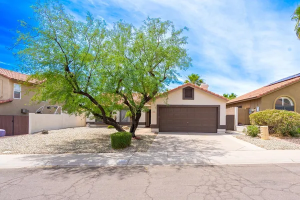 $2,300 | 15006 South 27th Way, Phoenix, AZ 85048