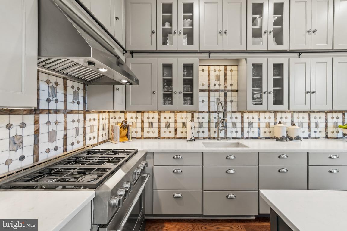 1512 P Street Northwest Washington, DC 20005 - Photo 12 of 50 Kitchen