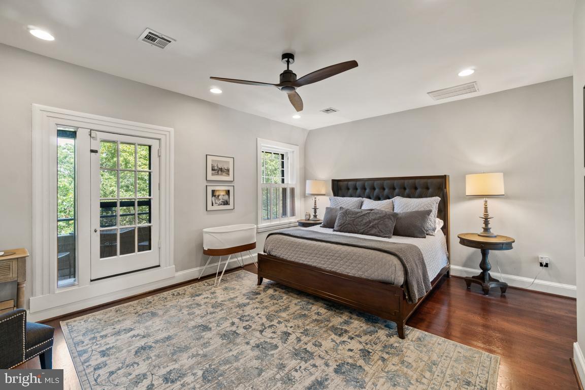 1512 P Street Northwest Washington, DC 20005 - Photo 31 of 50 Owner's suite (top level)