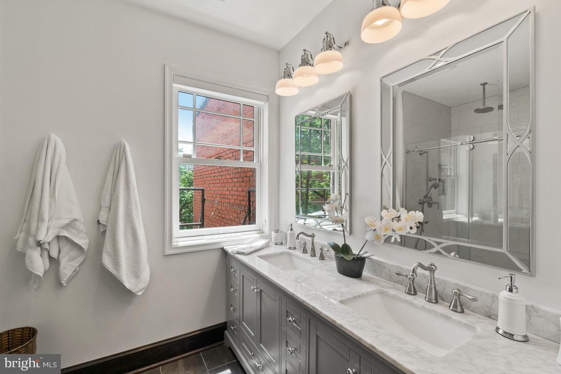 1512 P Street Northwest Washington, DC 20005 - Photo 33 of 50 Owner's en suite bathroom