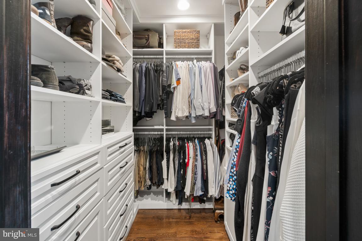 1512 P Street Northwest Washington, DC 20005 - Photo 35 of 50 Owner's suite walk-in closet